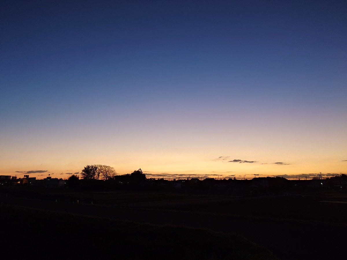 ftafyapm's tweet image. おはようございます☀🍃川散歩🚶‍♀️👣⸒⸒釣り場の途中に⛺数ヶ月前から住み込みしてる人が居る(･∀･)why?
#自然好き