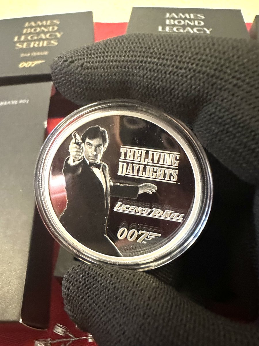 tenrepsauthor's tweet image. #SILVER spot price at new all time high of $56.37 is just the beginning of a parabolic run in a giant cup and handle formation that took decades to form.
One day, you can’t buy this beautiful numismatic #PerthMint #JamesBond 9999 Ag coin, and others like it,  below $200 anymore.