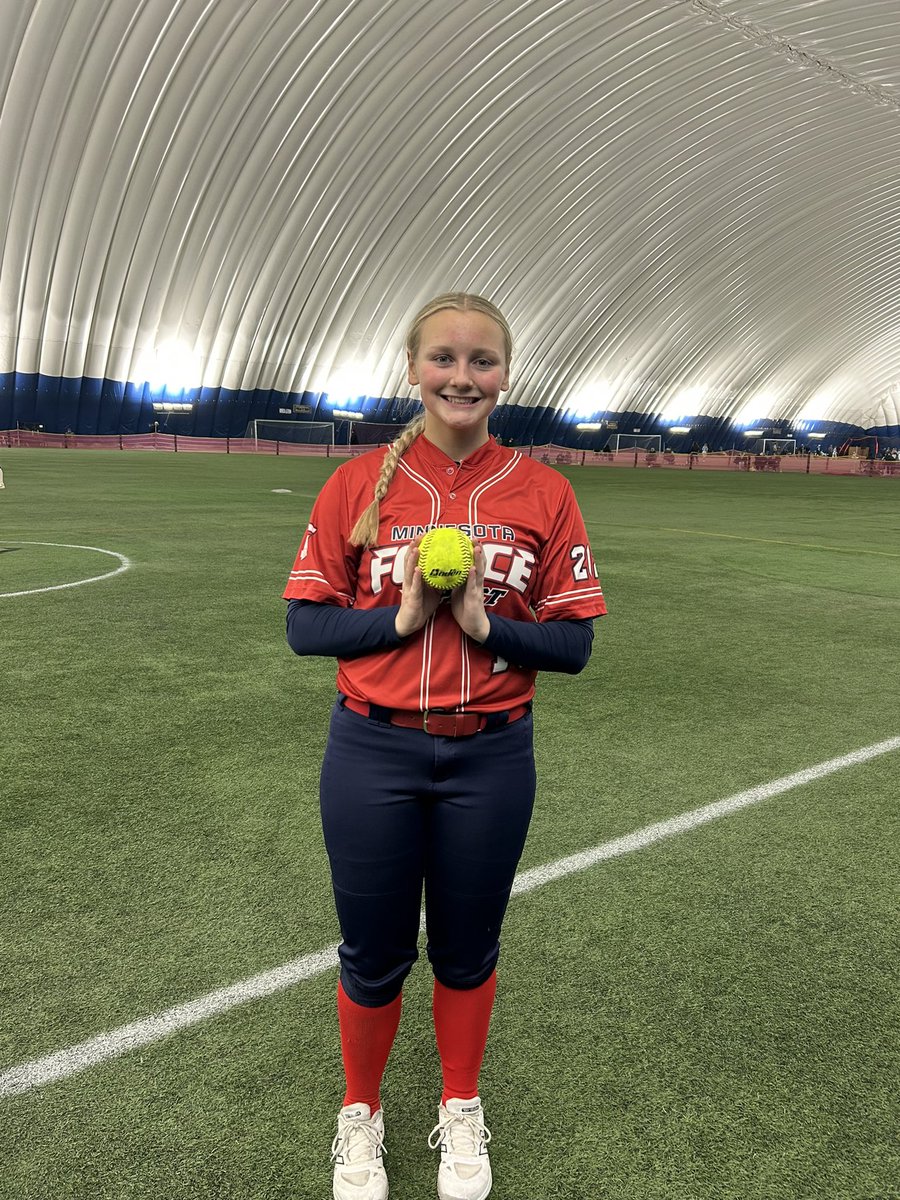 CarlinCarlson28's tweet image. GRAND SLAM HOMER (full at bat) with 2 outs at the S&amp;amp;C Turkey Trot! 
#classof2028 #grandslam #softball #minnesotaforce

@MNForceImpact @TopPreps @SunilSportsNews