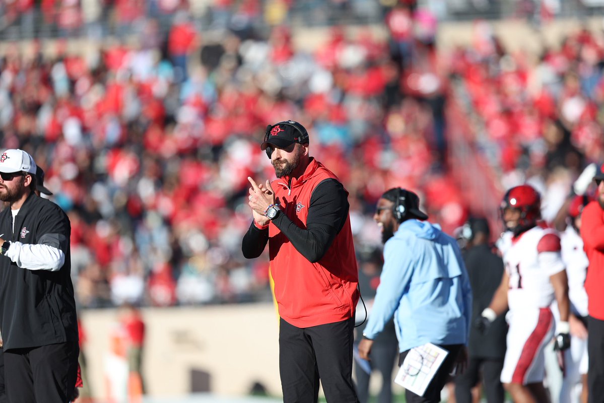 AztecFB's tweet image. One quarter at a time.

#AztecFAST 🍢 x #BeTheA1pha 🐺 x #TheClimb📈
