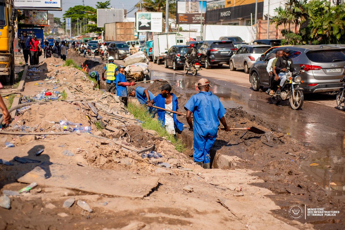 madiata's tweet image. Entre nous soit dit.
L&apos;insalubrité et la mégestion de #Kinshasa ne date pas d&apos;hier !
Mr @daniel_bumba_01  est la victime expiatoire que l&apos;#Udps tente d&apos;immoler à la place publique, croyant  éclipser le désappointement de l&apos;Union Sacrée, d&apos;autant plus qu&apos;il n&apos;est pas de souche...!
