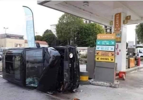 De eerste auto die flauwvalt bij het zien van de benzineprijzen

#NieuwsInPerspectief <a href="/nieuws_in/">@Nieuwsinuwtimeline</a> <a href="/rinsjan/">Renate🇳🇱 🏳️‍🌈 🚜</a> <a href="/J41963735/">Juf Bouchra</a> <a href="/LidwienNews/">@LidwienNews 🇳🇱 #NieuwsInPerspectief</a> <a href="/Hellemons_JP/">JP #nieuwsinperspectief</a> <a href="/Denachtzuster1/">Denachtzuster(s)</a> <a href="/breaknieuws/">BREAKNIEUWS 1 🇳🇱 #NieuwsInPerspectief</a>  <a href="/ILuttikhuis/">irma luttikhuis 🦁🚜❤️🐈😎🐝🦮🌹🌷🌳</a> <a href="/Ine007/">Ine</a> <a href="/michaelwicca2/">Michael= Quinty 🕊🌞</a> <a href="/BLIKOPENER333/">ONLY NEWS</a> <a href="/ob26433/">Humphrey Observer</a> <a href="/FHogeslag/">Frits</a> <a href="/Kijkverder1/">💫Luci💫 #NieuwsInPerspectief 💥</a>