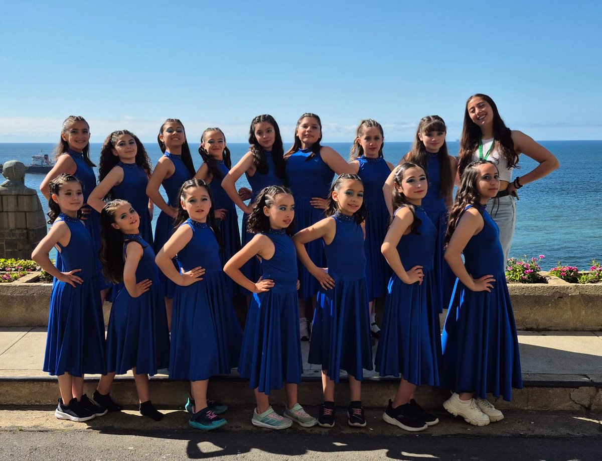 Las alumnas del Taller de Danza de la sede Viña del Mar, a cargo de la profesora Andrea Vega, participaron en la gala “Música en Movimiento”, evento artístico que reúne a talentosos bailarines y cantantes, provenientes de colegios y academias de toda la región.