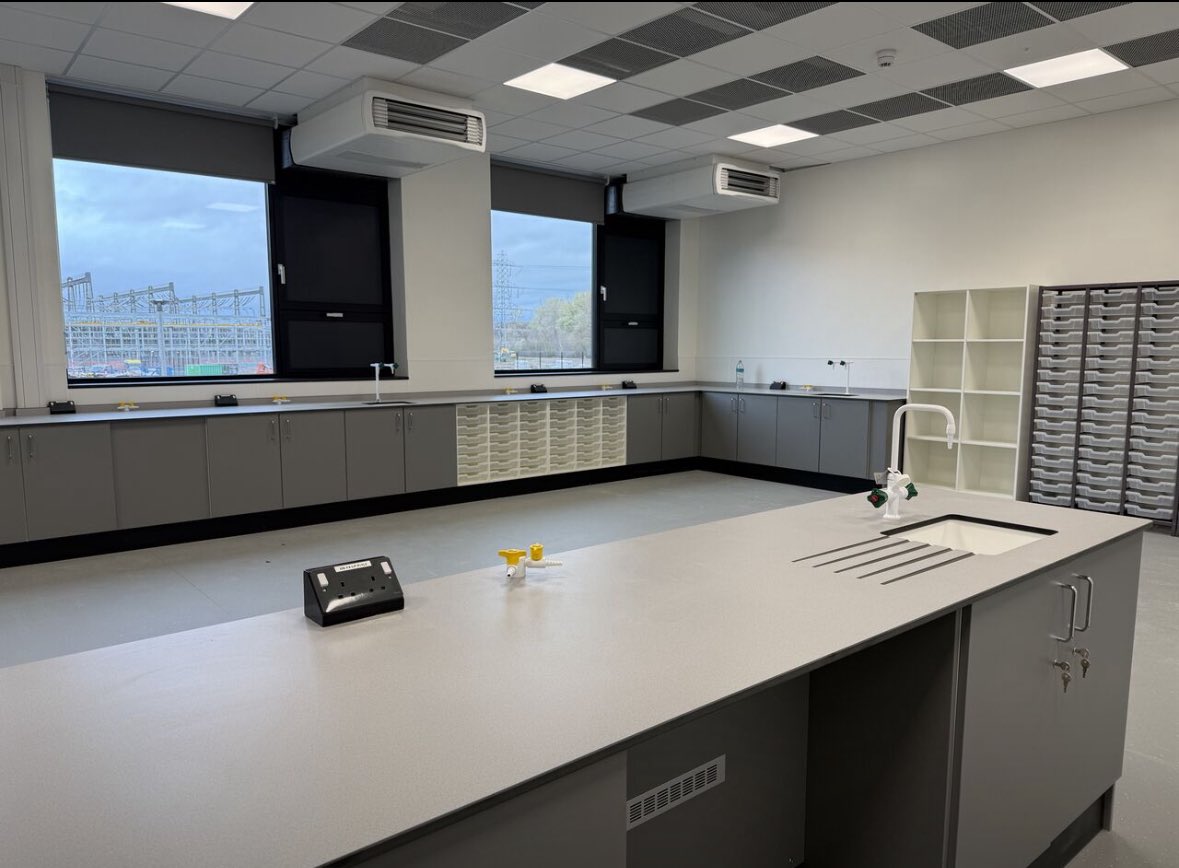 Mr E McFarlane tweet media