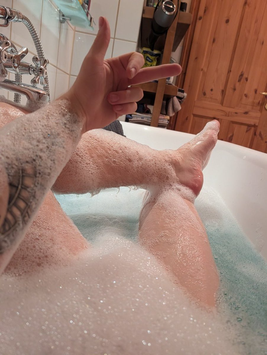 Ich weiß ganz genau, dass das Gehalt bei euch bereits auf dem Konto ist – inklusive Weihnachtsgeld. 💶
Also stellt sich nur eine Frage:

❓ WEM GEHÖRT DAS? ❓

👉 PENNT NICHT.
👉 MITDENKEN.

MASTER JOEL. 🔥👑💥

#PENNTNICHT #MITDENKEN #BOOMBAM #MASTERJOEL