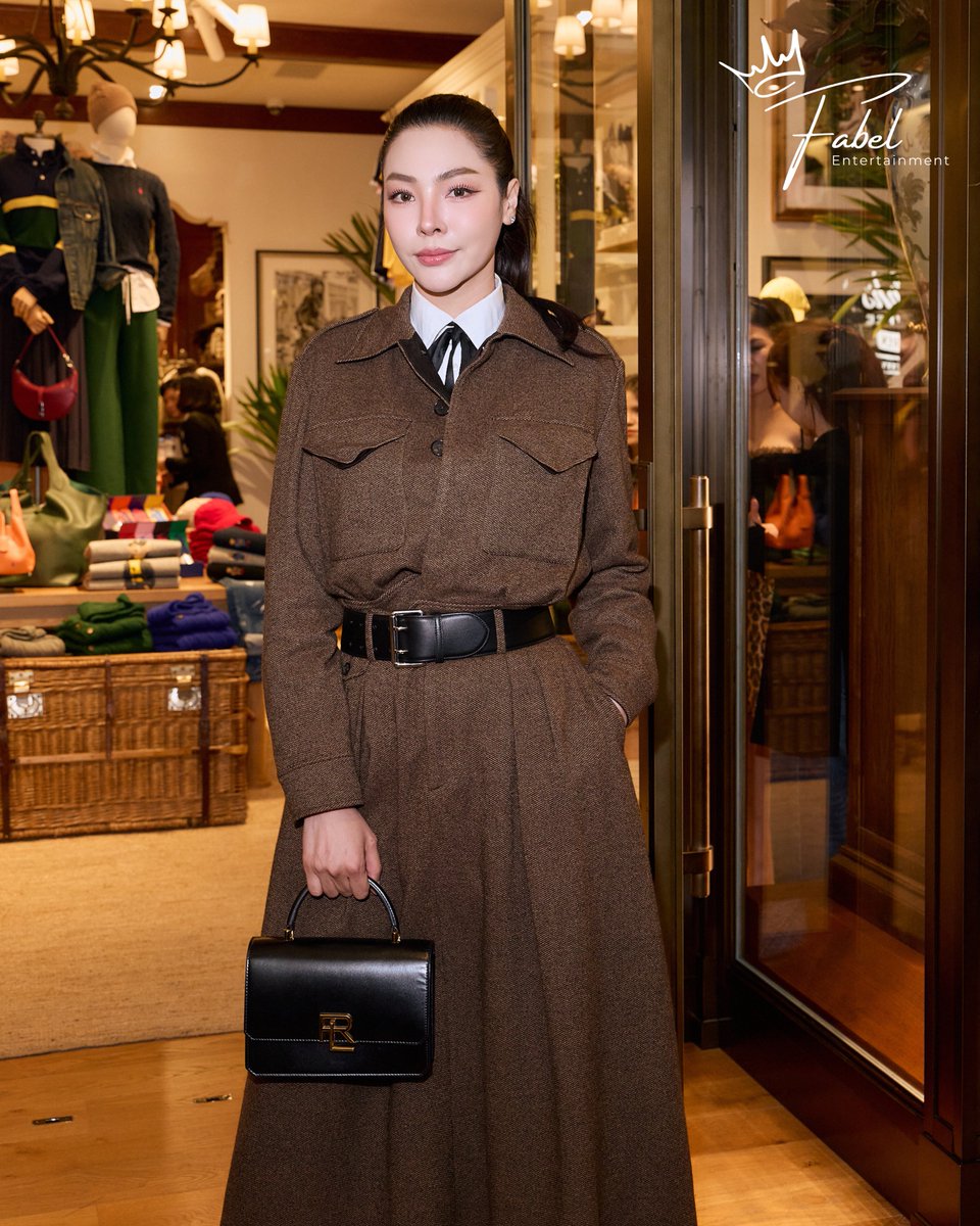 FFabel_Ent's tweet image. ฝ้าย พีรญา ร่วมงาน “The World of Ralph Lauren” 🤎

PERAYA RALPH LAUREN OPEN STORE
#RalphLaurenxFaye
#RalphLaurenTH
#RalphLauren
#FayePeraya
#ฝ้ายพีรญา