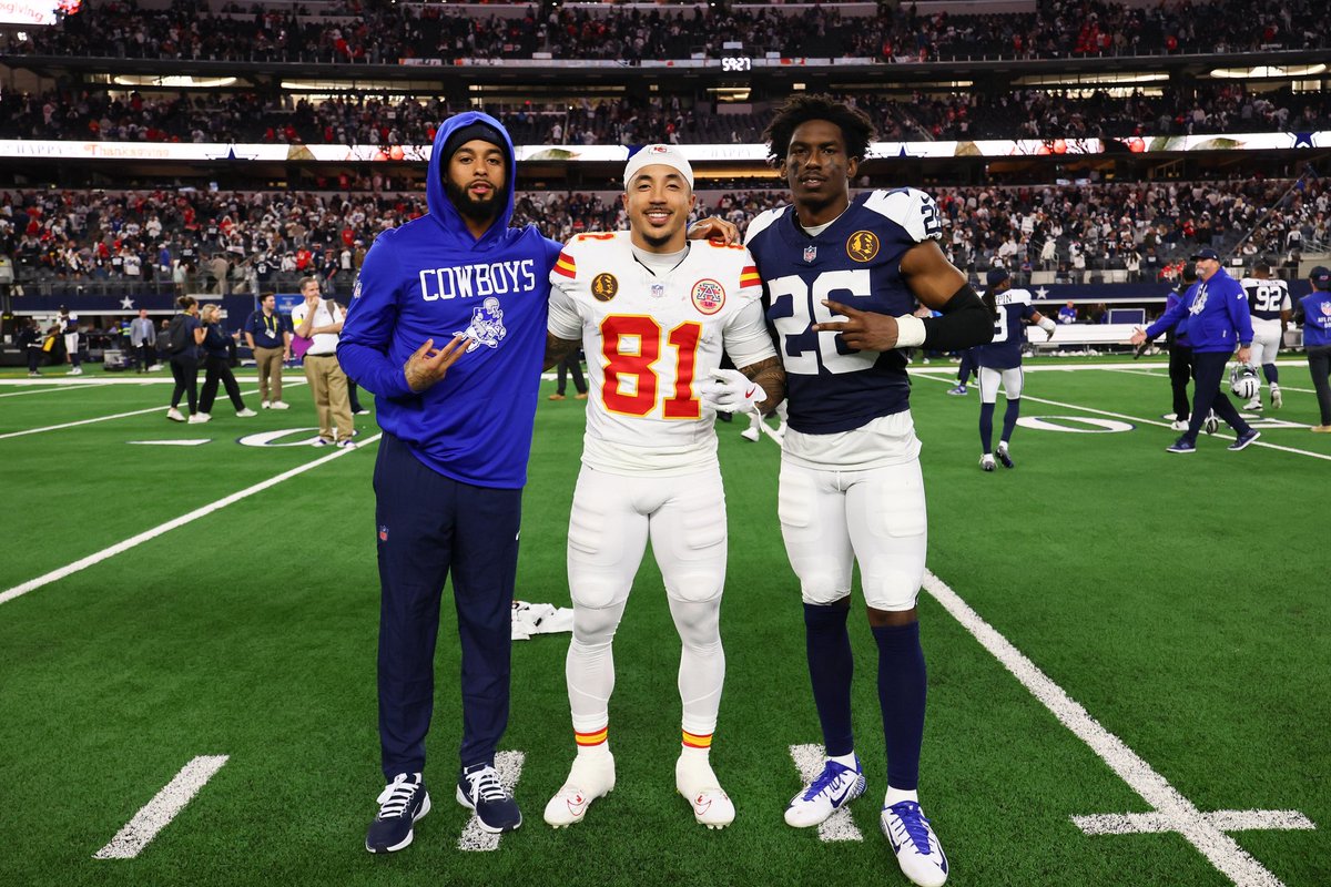 Thanksgiving meet-ups for the guys🗣️

<a href="/Chiefs/">Kansas City Chiefs</a> 🤝 <a href="/dallascowboys/">Dallas Cowboys</a> 

#BulldogBornBulldogBred