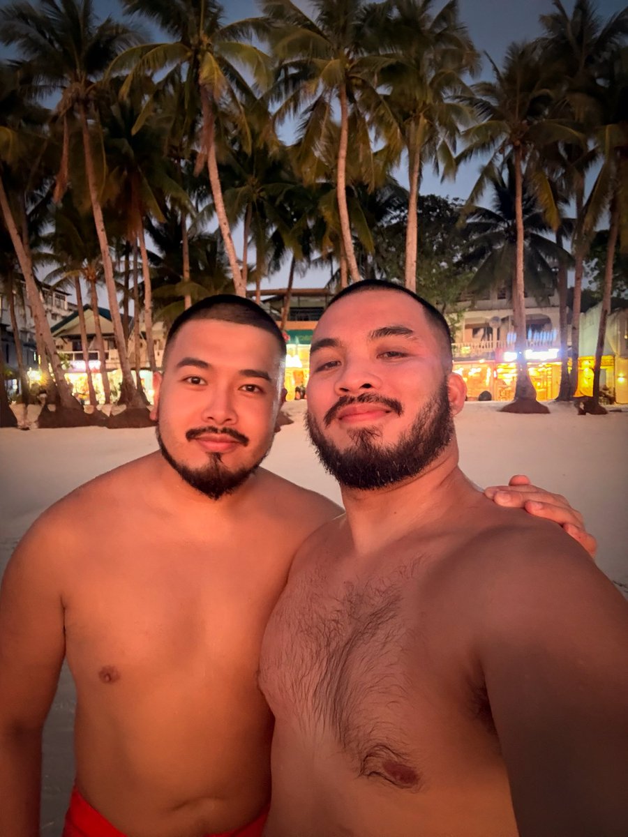 My golden hour—soft, warm, and everything good.