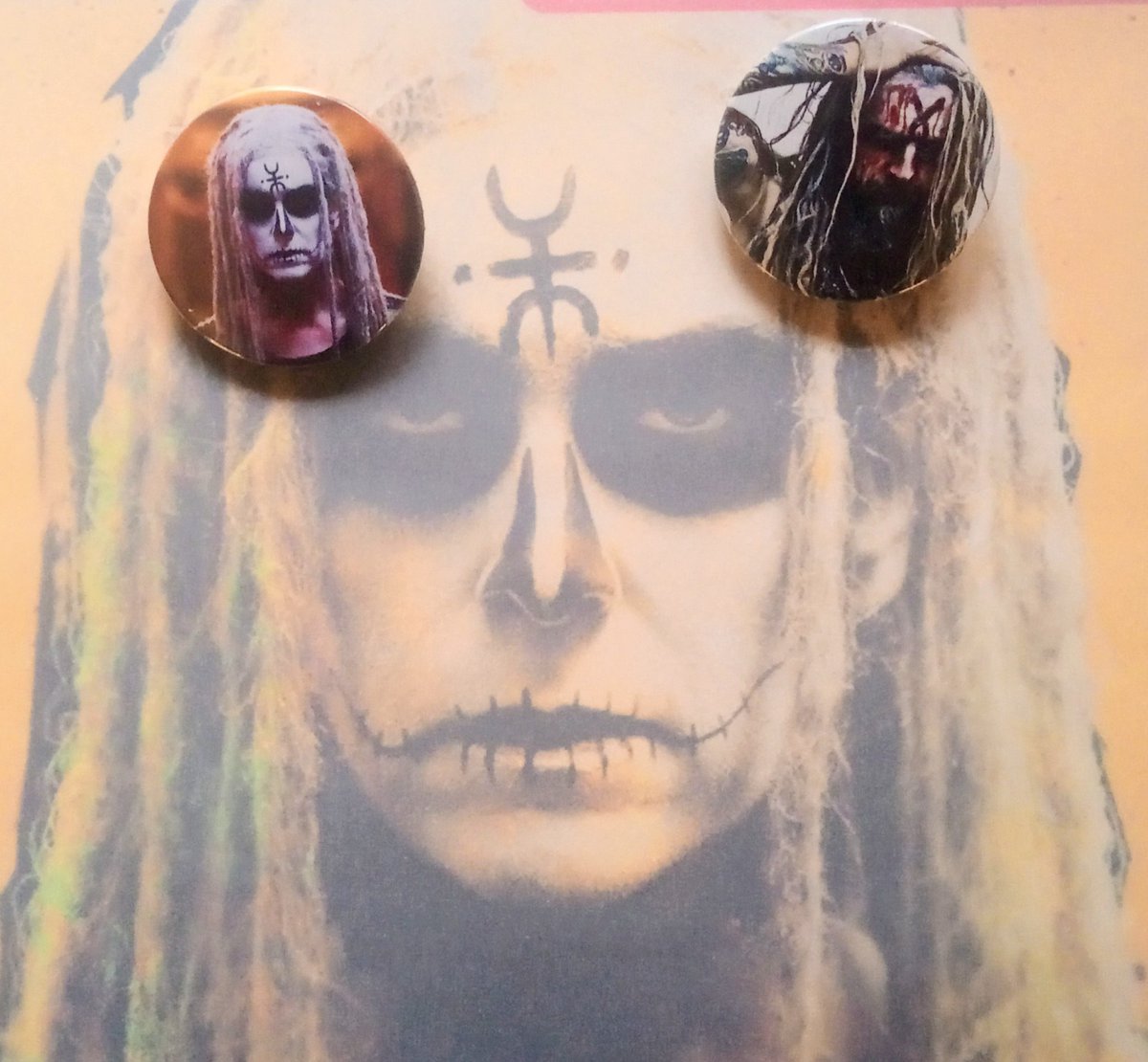 HellBadges's tweet image. Couples who horror together stay together!  Online shop paused until after my upcoming fair, see pinned post, where these and other cool badges will be available!
#CoolUniqueBadgesForCoolUniquePeople  #sherimoon #robzombie #sherimoonzombie #whitezombie #lordsofsalem