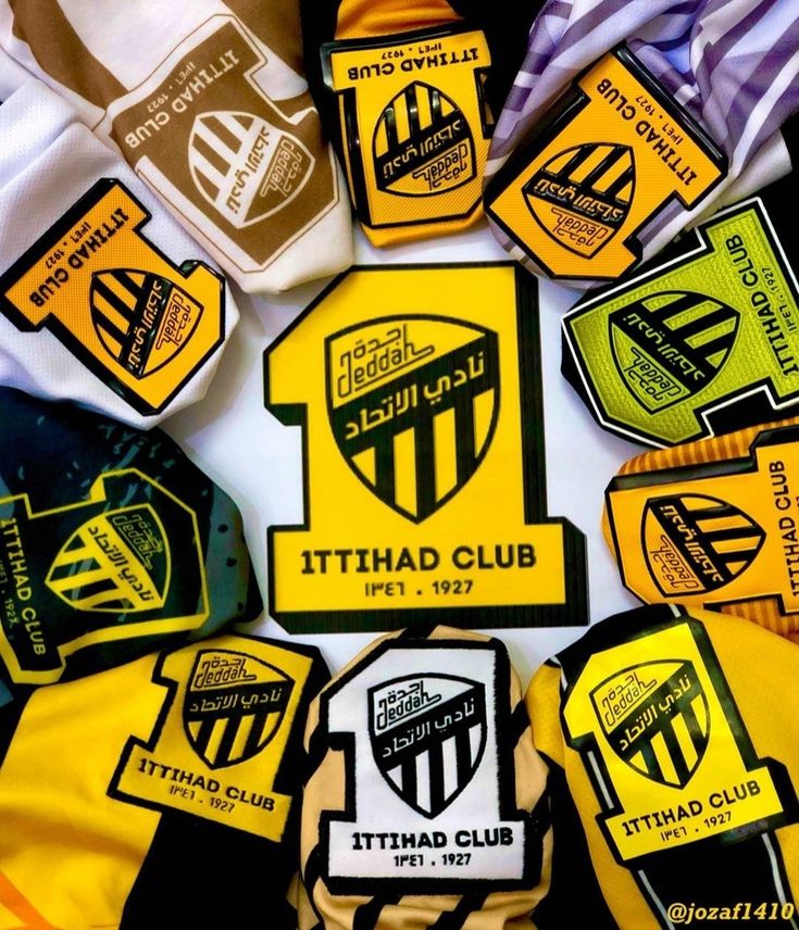 اتمنى من جمهور الاتحاد ترك الشخصنه ويوقفوا مع الفريق 
بلان ماقصر معنا جاب بطولتين وراح .
والان مدربنا كونسيساو نوقف معه وننتقده بما فيه مصلحه للفريق و نفس الشيء اللاعبين.

في الاخير المدرب و اللاعبين كلهم رايحين ومايبقى مع الاتحاد غير جمهوره
العميد يحتاج وقفتكم ياجمهور الذهب💛🖤