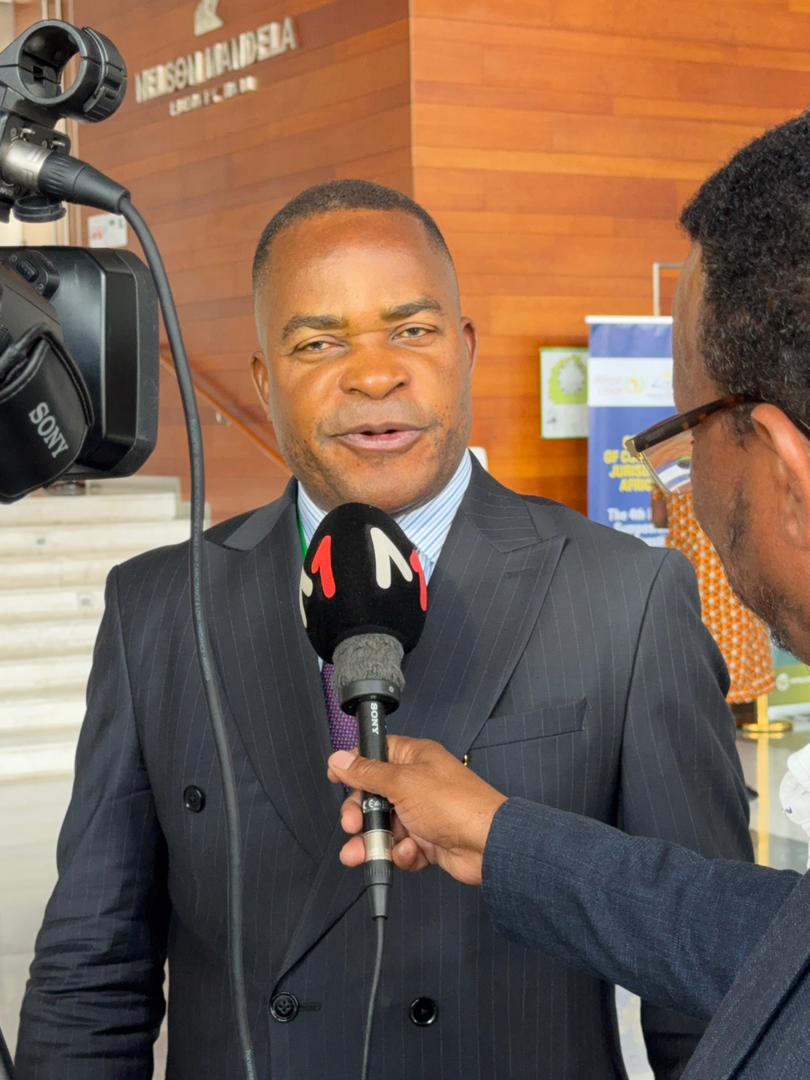 delphin_kas's tweet image. Ce 28 novembre 2025, le Président Dieudonné KAMULETA, en sa qualité de 1er Vice-président de la Conférence des Juridictions Constitutionnelles Africaines (CJCA), a pris part au 4ᵉ Symposium scientifique international de la CJCA.
L’activité s’est tenue à Addis-Abeba, en Éthiopie,…