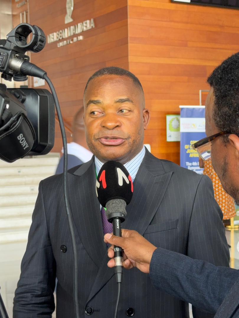 delphin_kas's tweet image. Ce 28 novembre 2025, le Président Dieudonné KAMULETA, en sa qualité de 1er Vice-président de la Conférence des Juridictions Constitutionnelles Africaines (CJCA), a pris part au 4ᵉ Symposium scientifique international de la CJCA.
L’activité s’est tenue à Addis-Abeba, en Éthiopie,…