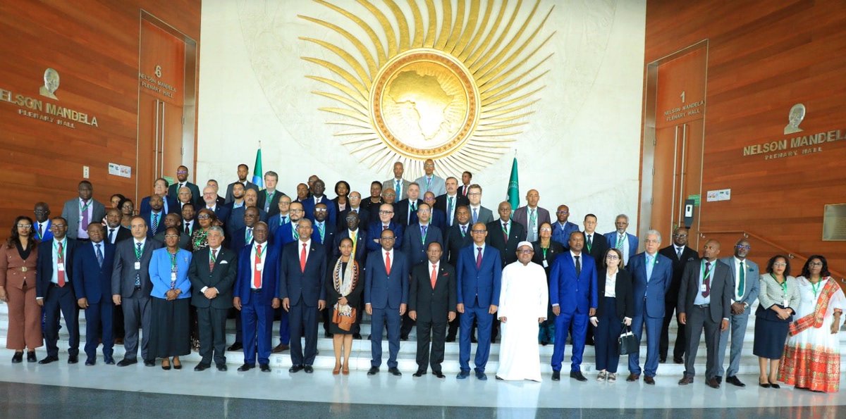 delphin_kas's tweet image. Ce 28 novembre 2025, le Président Dieudonné KAMULETA, en sa qualité de 1er Vice-président de la Conférence des Juridictions Constitutionnelles Africaines (CJCA), a pris part au 4ᵉ Symposium scientifique international de la CJCA.
L’activité s’est tenue à Addis-Abeba, en Éthiopie,…