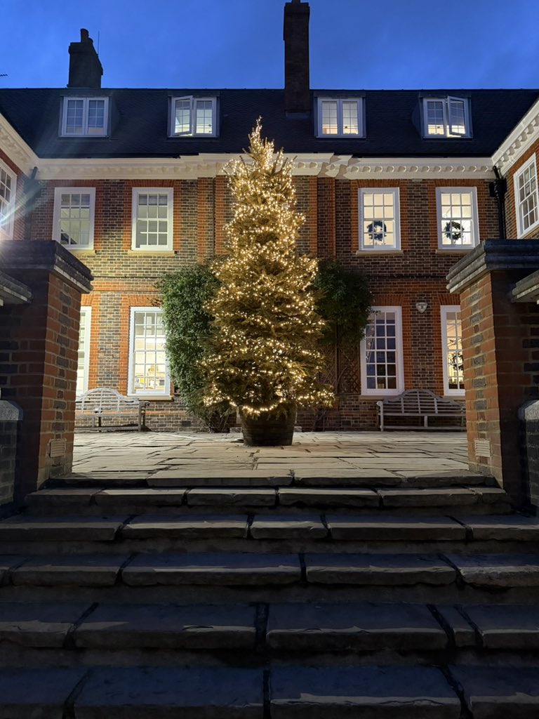 Louis Macklin tweet media