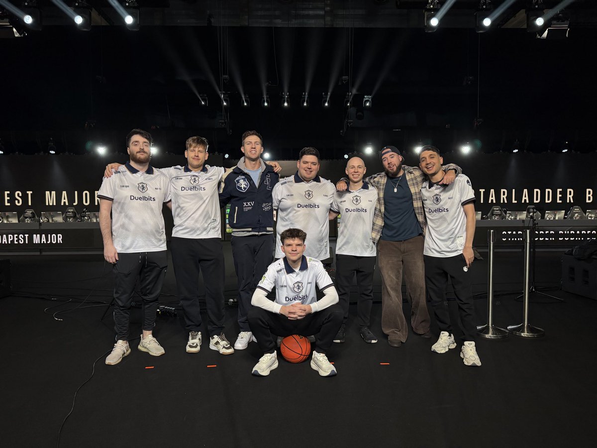 Touchdown, Budapest. 🎯#BudapestMajor