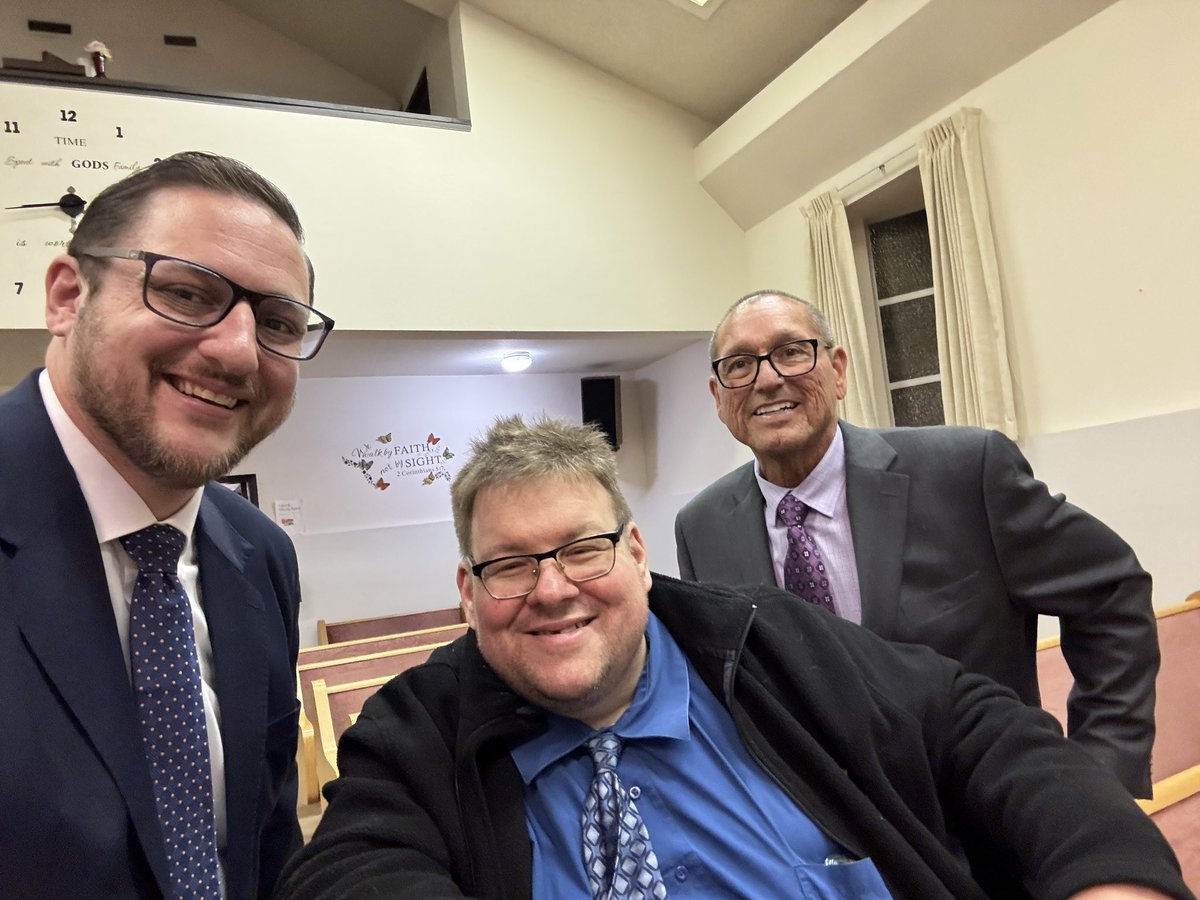 pastortb's tweet photo. Honored to speak to ￼about 200 people to honor a young man who was in our youth ministry. Our hearts are full! Thankful for the Munsells for the foundation. 
Thank you to Berge, Pappa, Smith ￼￼ for handling the family in a professional manner. 😄 https://t.co/MbhtsrgNat