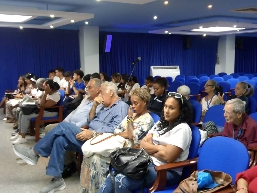 MitransCuba's tweet image. CELEBRA COMISIÓN NACIONAL DE SEGURIDAD VIAL SEGUNDO SIMPOSIO “FORMACIÓN DE FORMADORES EN EDUCACIÓN PARA LA SEGURIDAD VIAL”. . facebook.com/MitransCuba