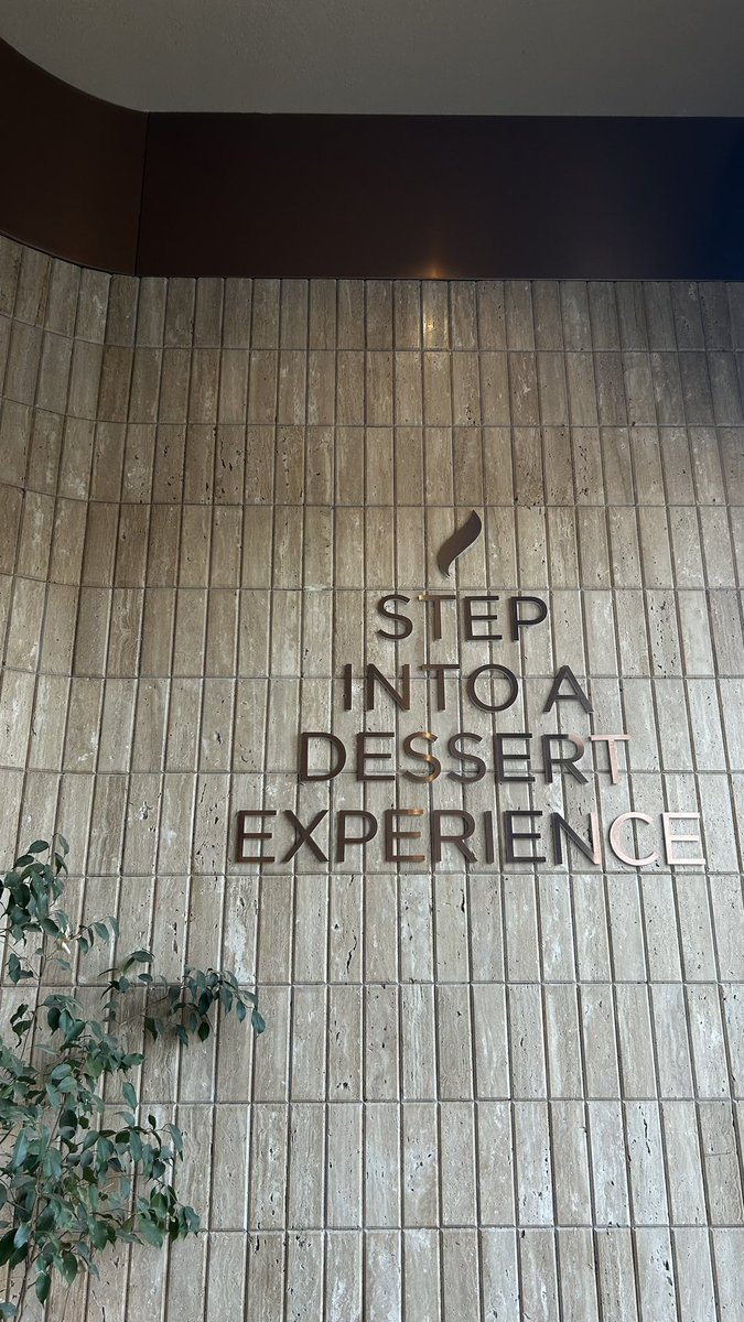 lamaralgd's tweet image. Stepping into a sweeter mood🍂