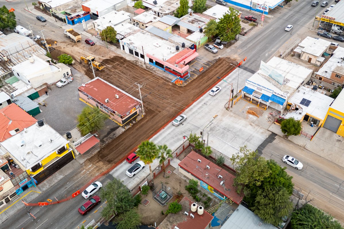 Seguimos avanzando con la construcción del crucero en Reforma y García Aburto. 🚧
Este es uno de los varios cruceros que estamos rehabilitando con concreto hidráulico, lo que permitirá que sea más resistente y duradero.
