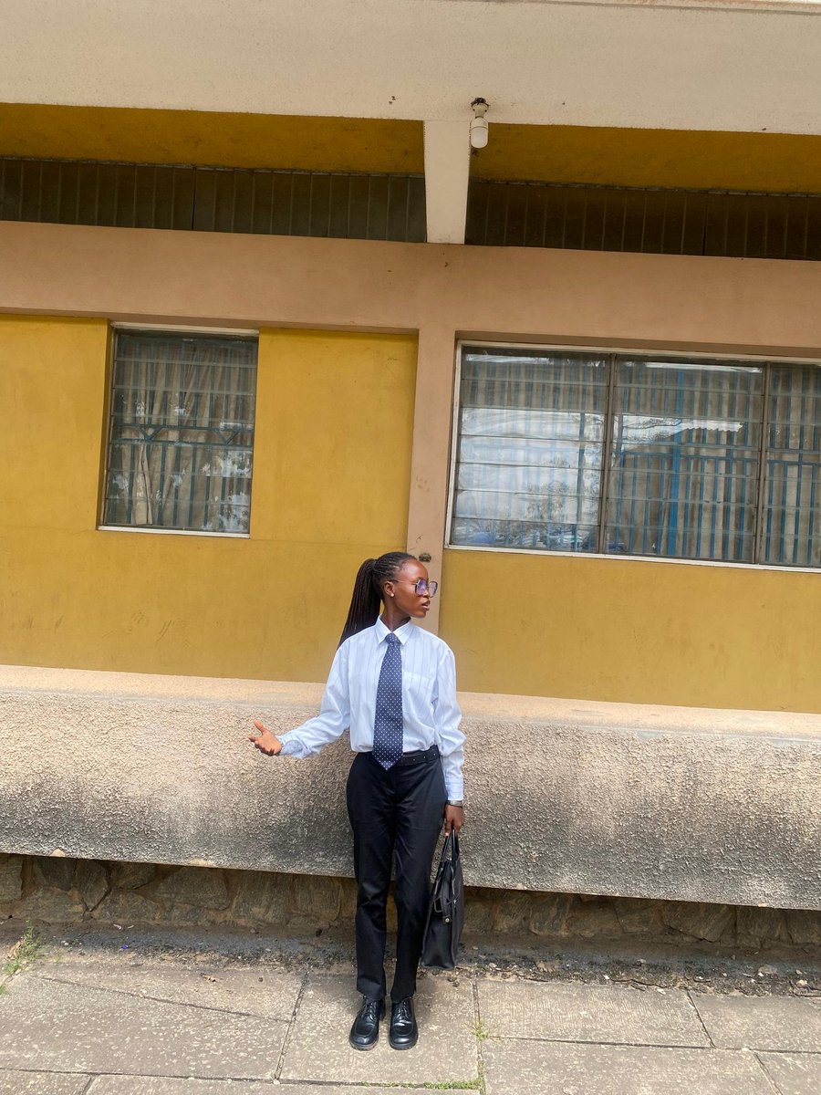 henite_g's tweet photo. Costume day!
Eni as a bank manager. https://t.co/Ni3iMJNQxo