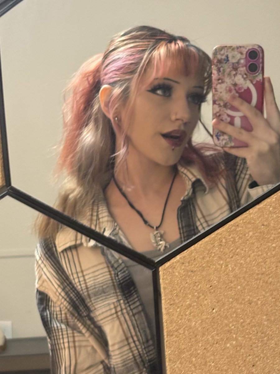 prettiicaii's tweet photo. amos! @ cailinsfaded 

#sexy #model #lingerie #follow #love #like #cute #subscribe #feet #hot #gay #selfie #girlwithtattoos #camgirl #fetish #tattoos #findom #OFmodel #OF #thicc #ass #fff #hotgirl #girls #nsfw #modeling #photooftheday #pride #explore #porn https://t.co/NvbA8IgEi4