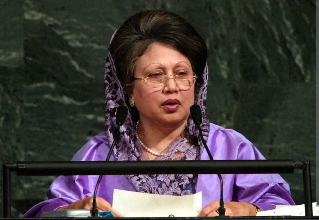revolt_71's tweet image. Begum Khaleda Zia's condition is extremely critical!

She is currently on life support.
Diagnosis: Septic Shock, DIC (Disseminated Intravascular Coagulation), and AKI (Acute Kidney Injury).

Her level of consciousness (GCS) is 8/15.

Recovery from this state is extremely…