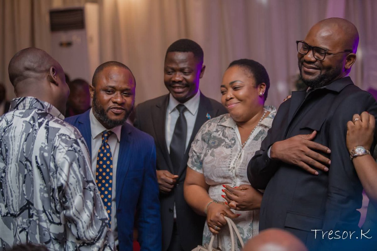 simeonisako13's tweet image. #RDC | L’Éternel notre Dieu nous appelle à partager la douleur de ceux qui souffrent. Porté par cet amour fraternel, @rkitsita , @PatrickLokala_ , @JeanPierreKAYE1 et moi même @simeonisako13 , sommes allés entourer l’Honorable Secrétaire Général @AugustinKabuyaT de compassion et…