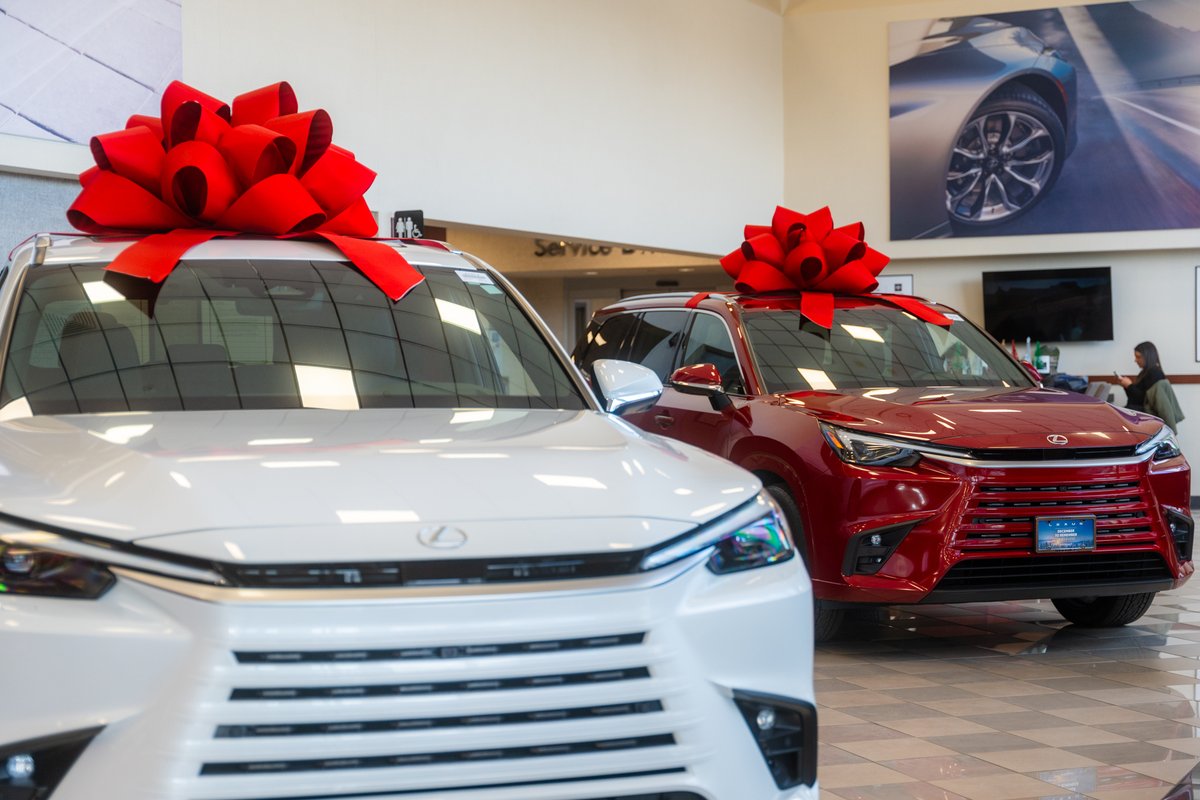 Make this holiday one to remember. The Lexus December to Remember Sales Event has arrived! ❄️🎁 #LexusOfWarwick #Lexus