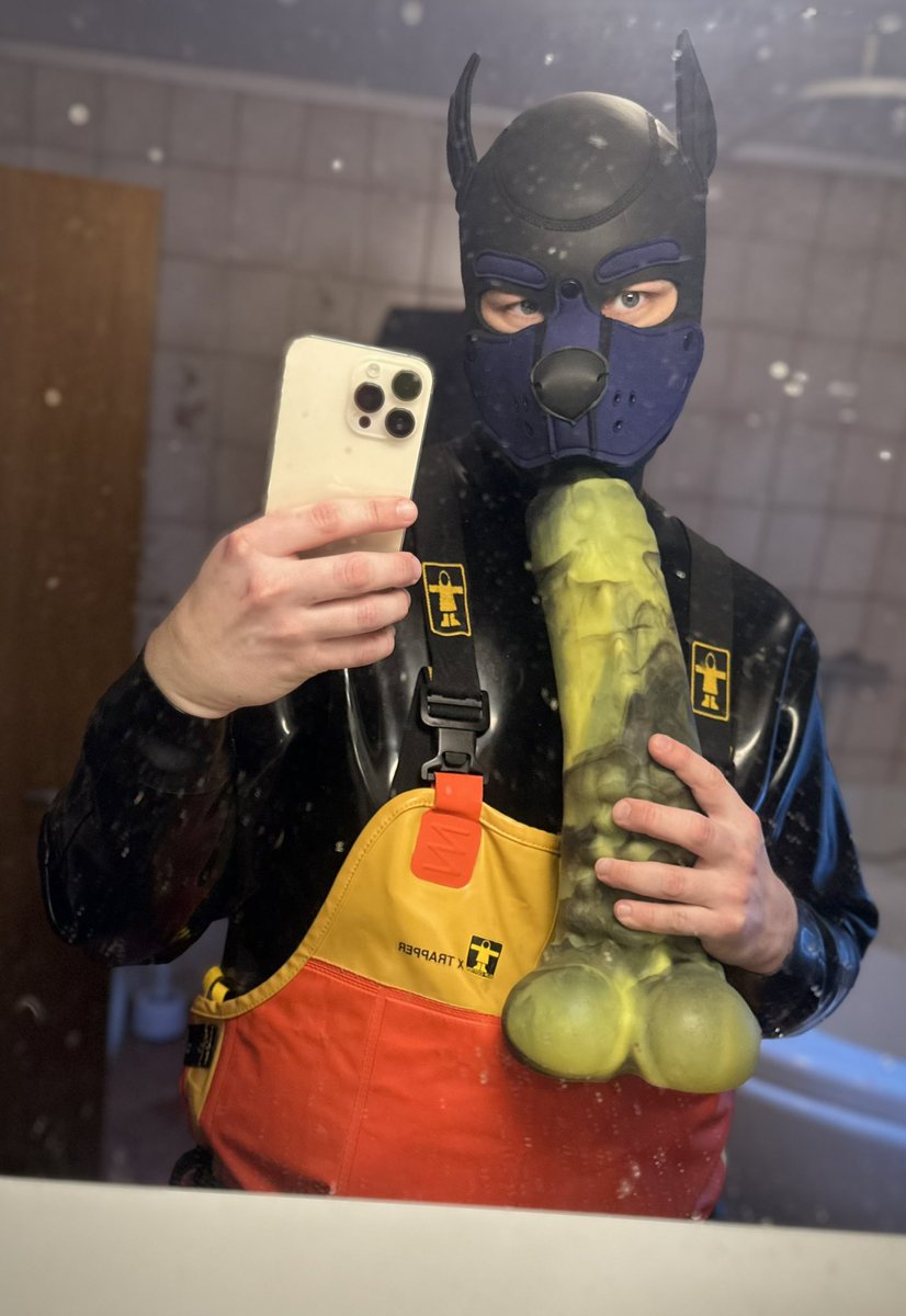 MowiDog's tweet photo. You Are What You Eat: A Dildo https://t.co/4SwMQLJTvw