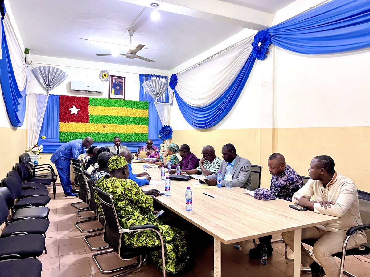 Fahd_Fofana's tweet image. J&apos;ai eu l&apos;honneur de présider la première séance de la 4e session ordinaire du Conseil Municipal de la commune d’Agoè-Nyivé 4, consacrée à l&apos;examen et l&apos;adoption du Règlement Intérieur du Conseil.
Merci à tous les élus locaux pour la qualité de nos discussions.
#LocalDevelopment