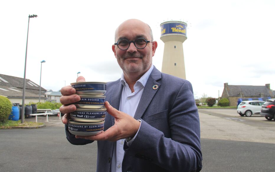 DirigeantsAug's tweet image. 1/7 #Stratégie #BusinessModel
Jean Hénaff. Une institution.
Mais son PDG a un problème.

Il doit exporter pour survivre (&amp;lt;10% du CA).
Sauf qu&apos;il est élu local délégué à la... relocalisation.

Comment inonder le monde en prêchant le circuit court ?
Le paradoxe qui paralyse. 👇