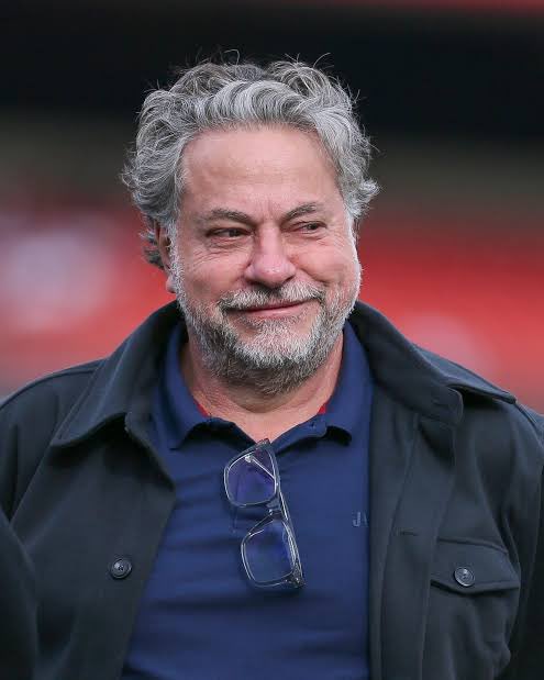 OGabrielSa's tweet photo. 41 conselheiros do São Paulo apresentaram há poucos instantes um abaixo-assinado exigindo a renúncia imediata do presidente Julio Casares. O documento aponta “situações enquadráveis como gestão temerária nos termos do Artigo 25
da Lei n. 13.155 (Lei do Profut)”. @arqtricolor https://t.co/xaSyfCuyK7