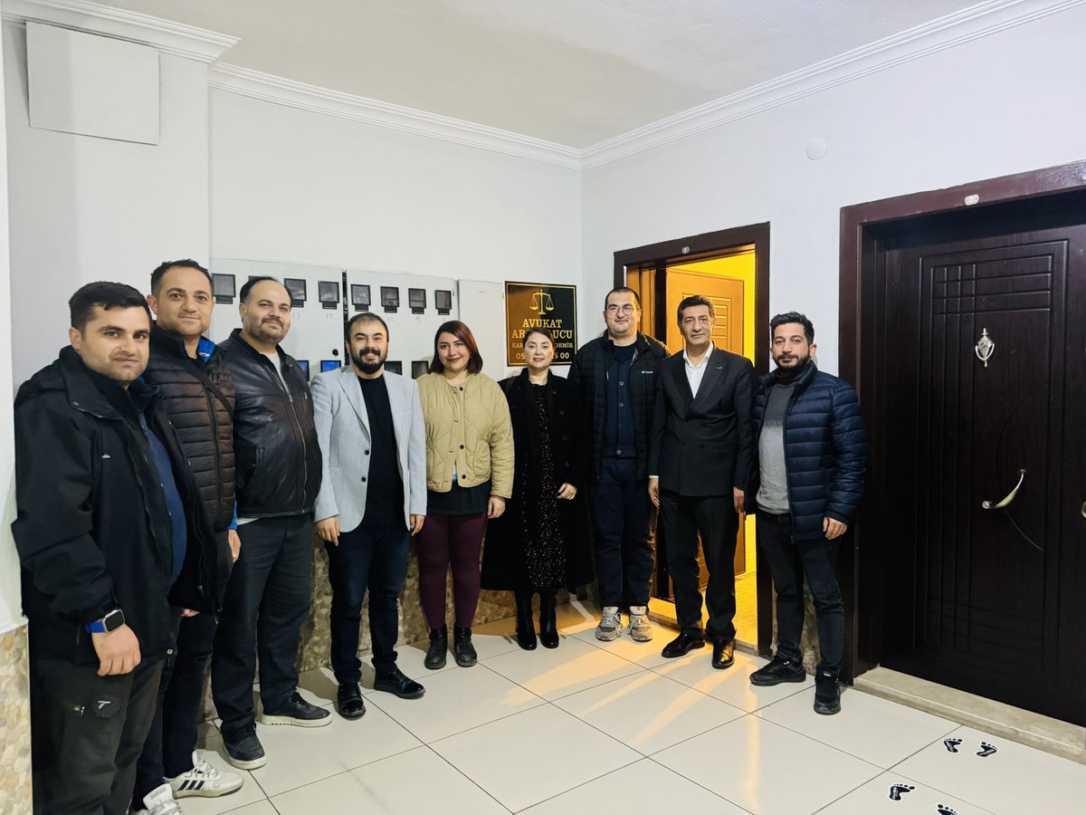 Derneğimizin avukatı Kardelen Taşdemir aramıza katılmıştır. Kendisine “Ailemize Hoş Geldin” plaketi, Yönetim Kurulu Üyemiz Doç. Dr. Berna Karagözoğlu tarafından takdim edilmiştir.

Aket Derneği olarak, Avukat Kardelen Taşdemir’e aramıza hoş geldin diyoruz.
  
Aket Yöntim Kurulu