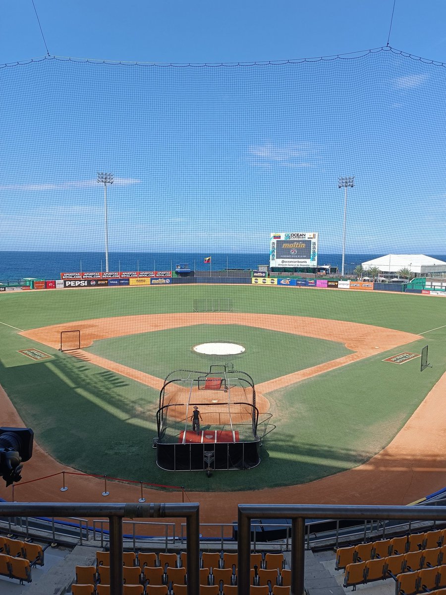 Con esta panorámica, listo para el juego entre Tiburones de La Guaira y Tigres de Aragua 

Debut de Ronald Acuña y Maikel García
