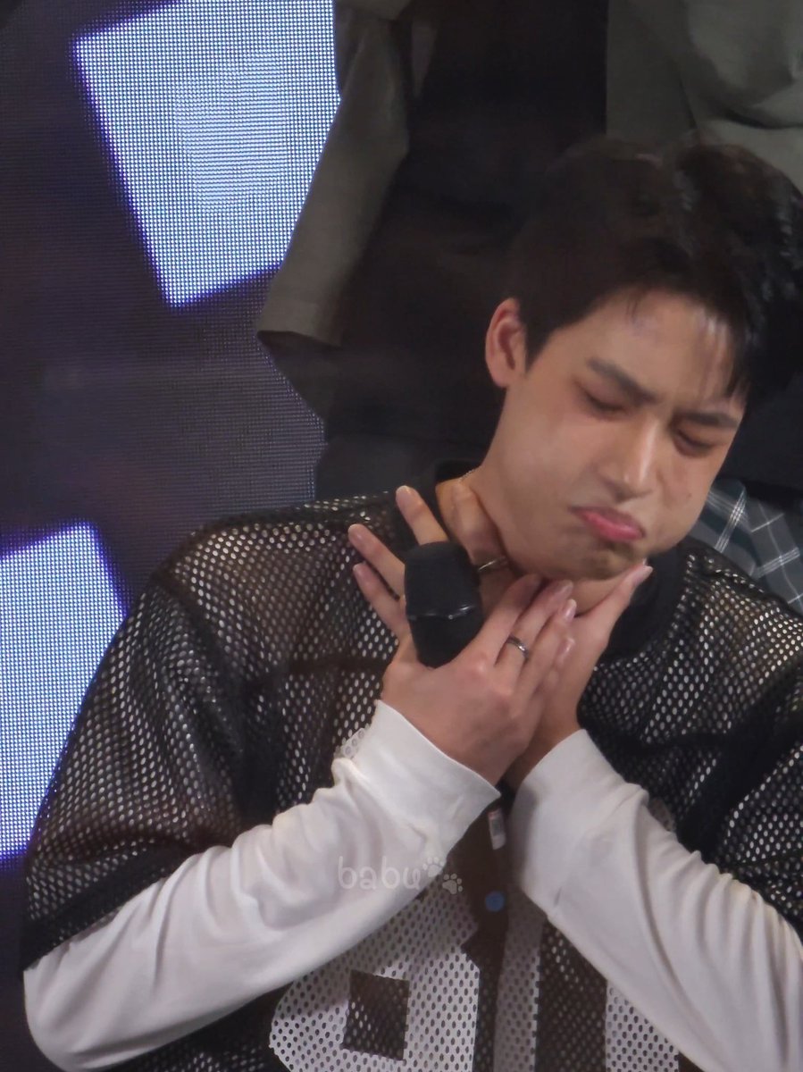 bbabuchann's tweet image. เกือบลืมหายใจจิงด้วย น้องฐานไหวมั้ย

#THAN_FAVIQ #FAVIQ
#TMCLIVExFAVIQ
