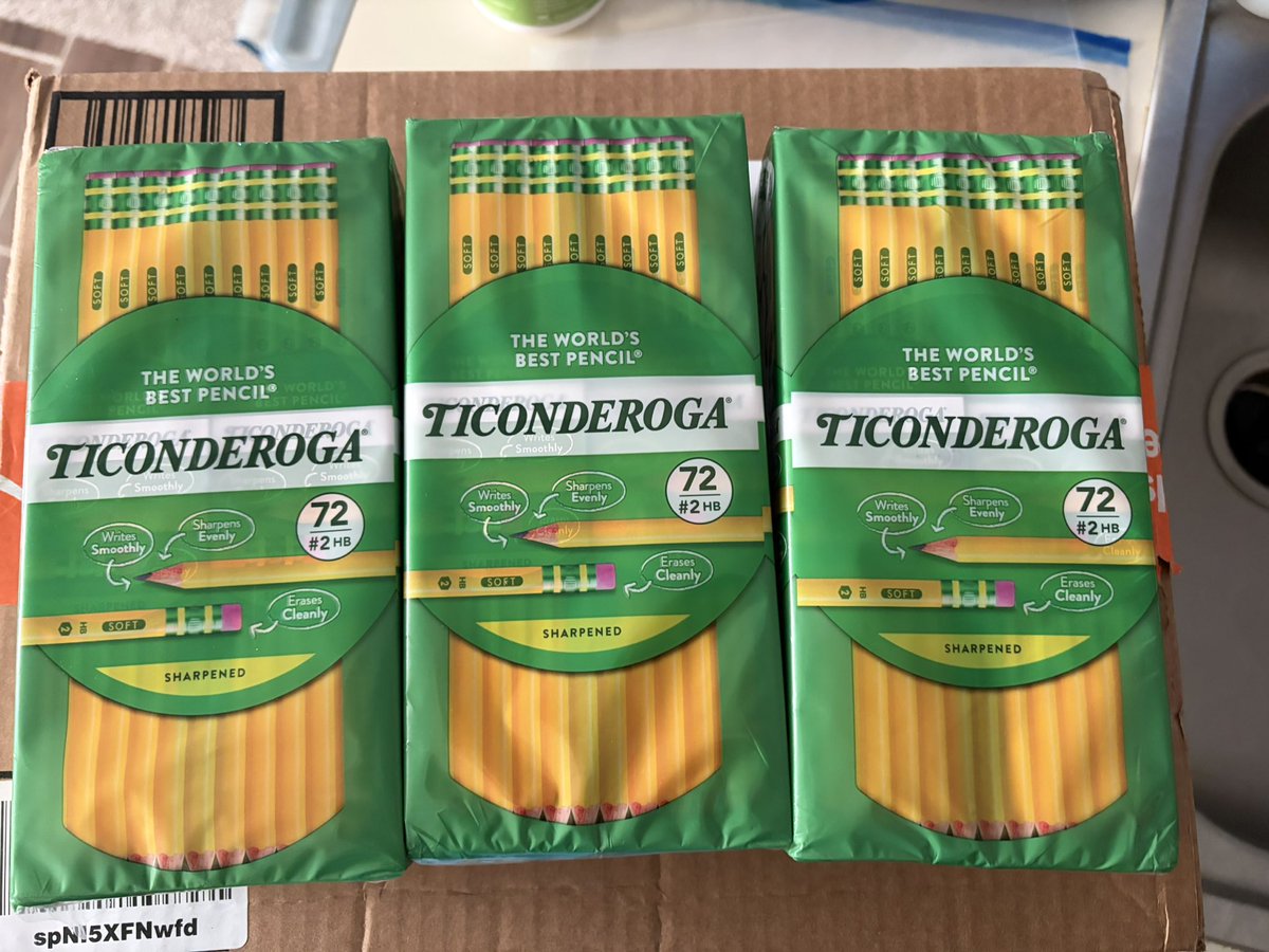 FunIn6th's tweet image. Sooooo happy this person was able to get these pencils on the Black Friday Deal!! I’m set for awhile now!! Thank you !!! No note, but I know who it’s from!!

I really appreciate you!!! 🥹🫶💖🩵