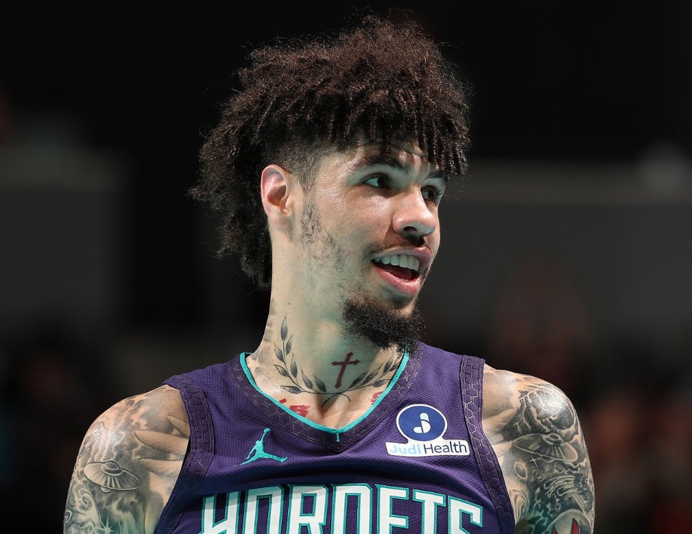 HornetsReddit's tweet image. &quot;Both the Sacramento Kings and Minnesota Timberwolves have been mentioned as possible landing spots (for LaMelo Ball) from league personnel, and another destination floated around has been the New Orleans Pelicans.&quot; 🤔