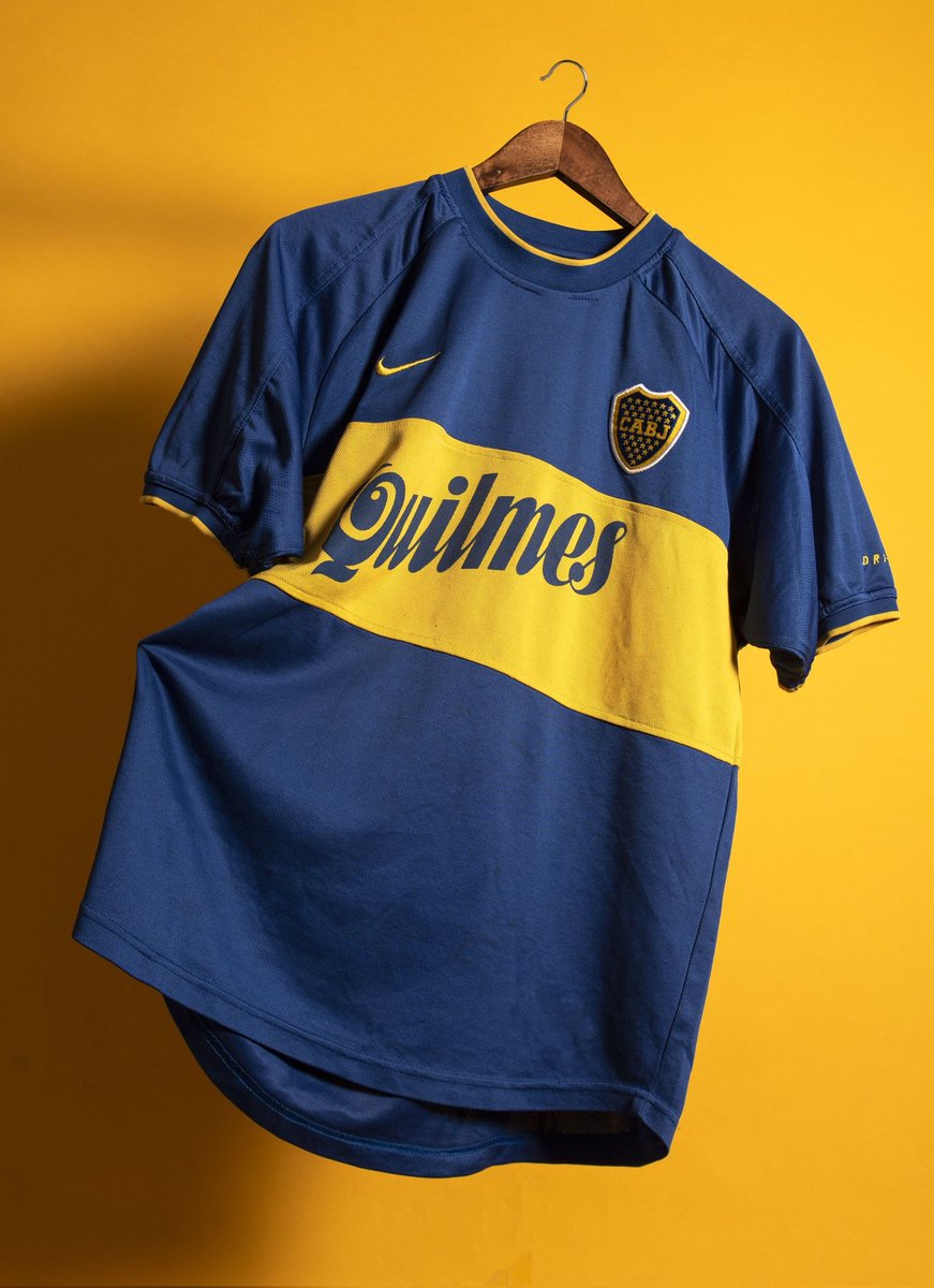 La camiseta del 2000. Mística pura.