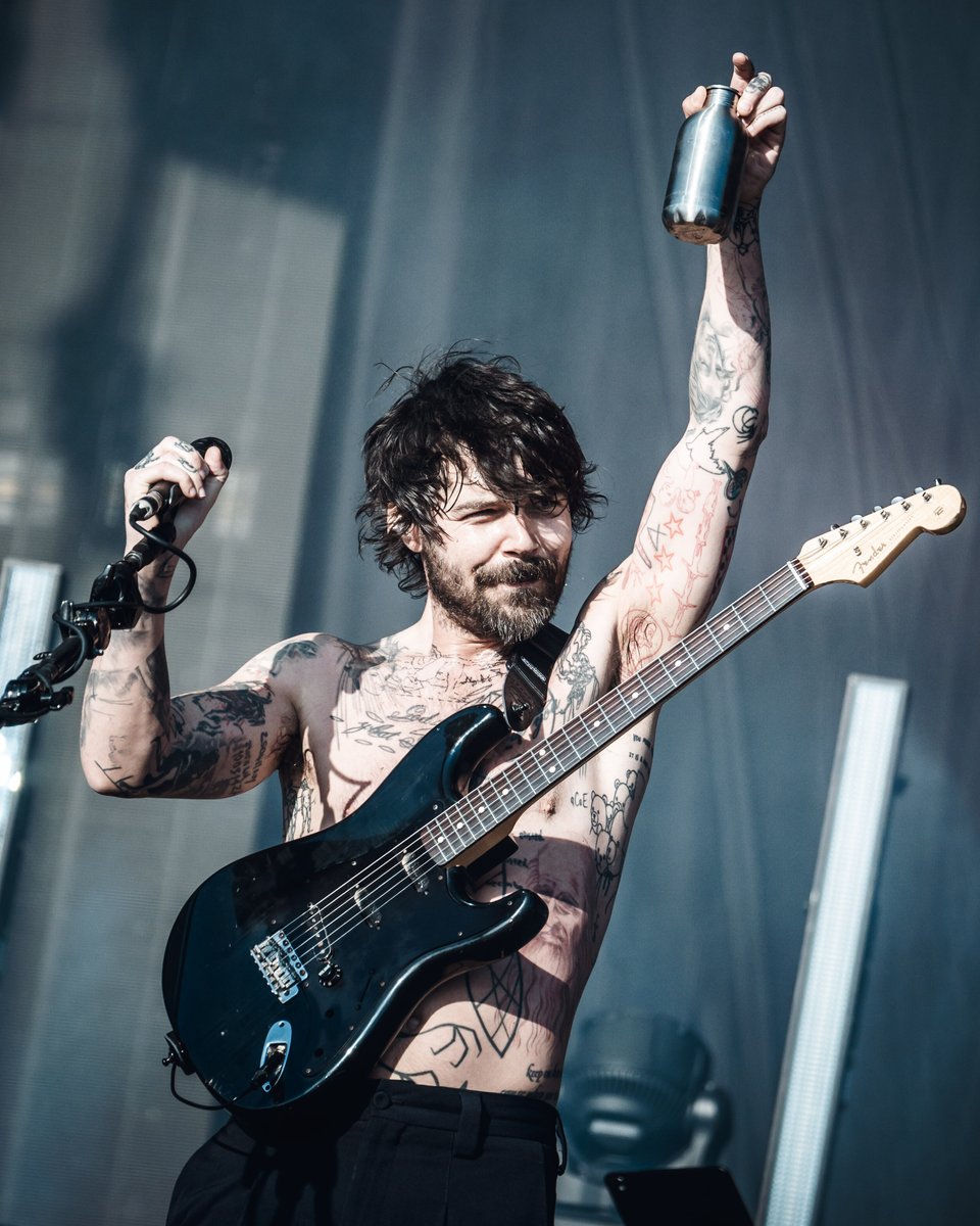 Biffy Clyro tweet media