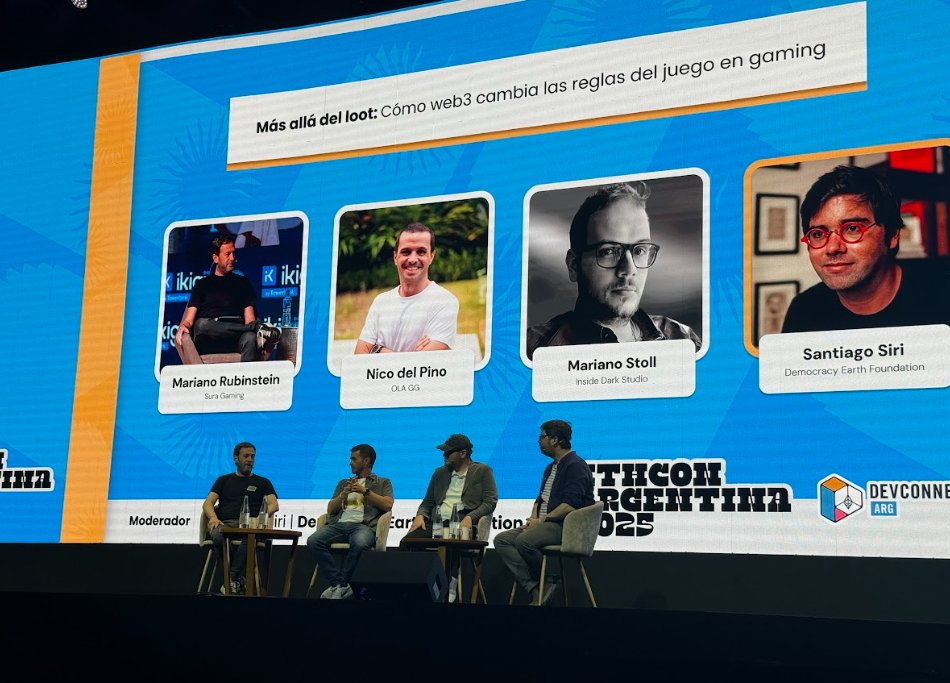 Fotitos de Devconnect😌

del día <a href="/ETHConAR/">ETHCon Argentina</a>, que fue unos de los más divertidos, compartiendo junto a la comunidad de <a href="/OLAGuildGames/">OLA Guild Games</a>