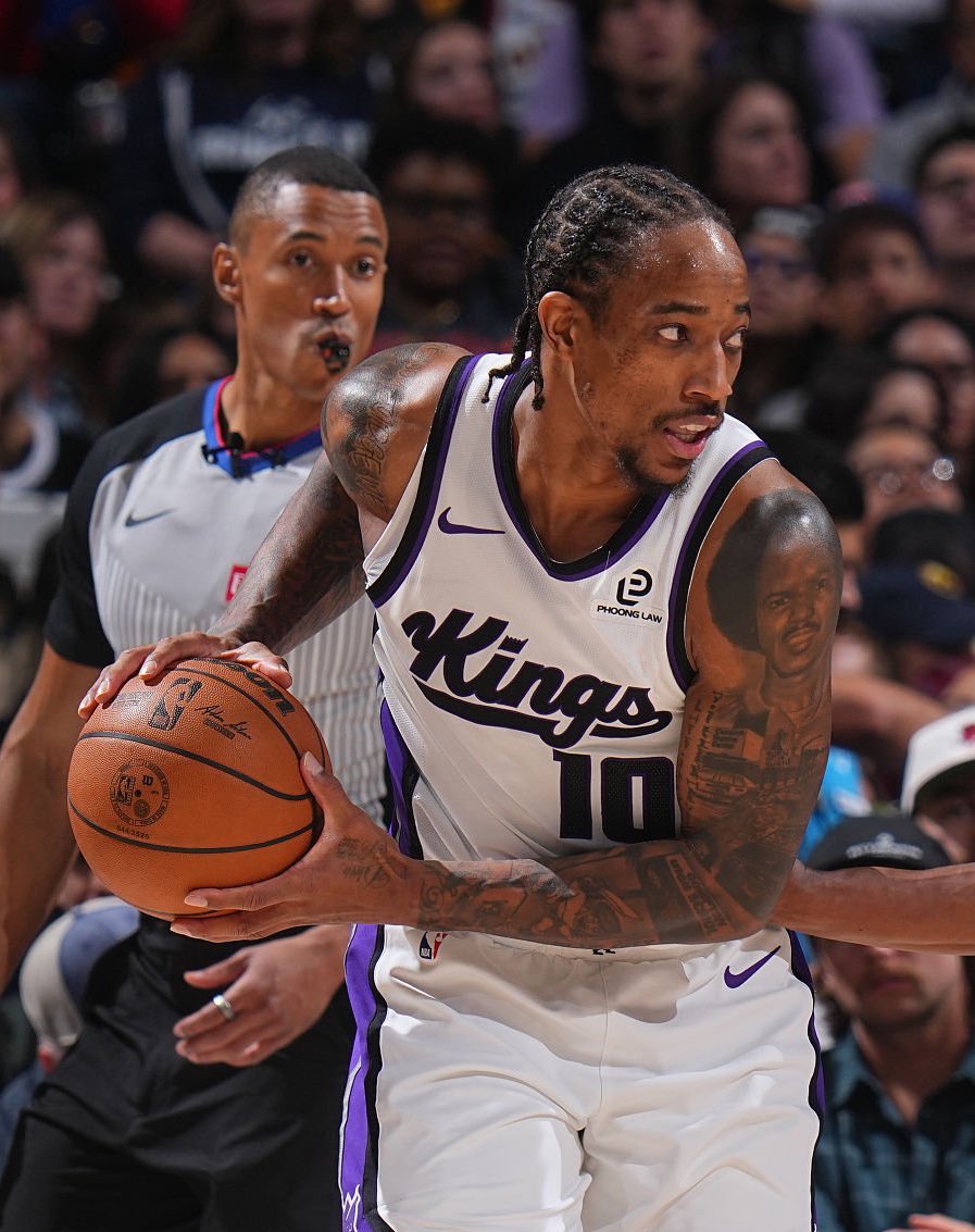 TheDunkCentral's tweet image. The Bucks, Clippers, Heat, Blazers, and Grizzlies are teams to watch for DeMar DeRozan, per @BrettSiegelNBA 

“DeRozan and his contract are basically viewed as a one-year rental, which is why he will have some suitors between now and February. Keep an eye on the Bucks, LA…