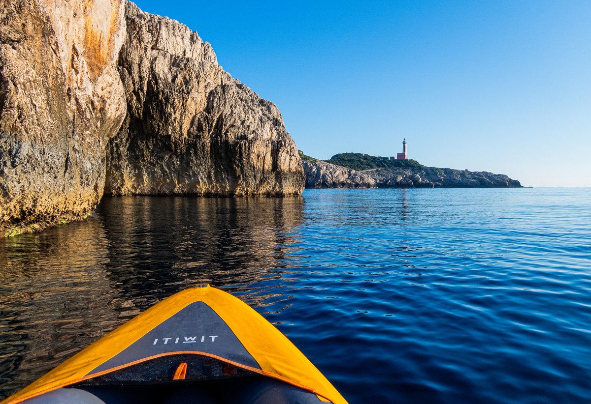 naturabruzzo's tweet image. Periplo integrale in canoa di Capri #canoa #kajak #capri #campania #italy