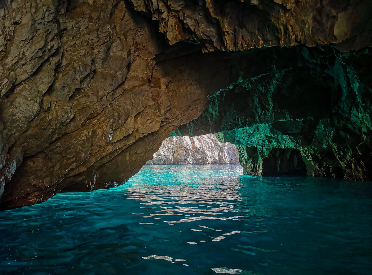 naturabruzzo's tweet image. Periplo integrale in canoa di Capri #canoa #kajak #capri #campania #italy