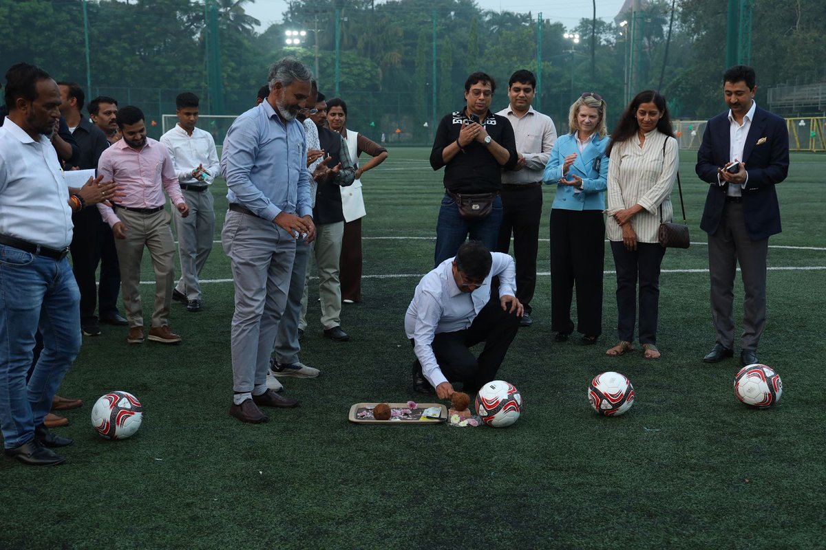 MVSTForg's tweet image. Project Mahadeva is transforming Maharashtra football.
60 young players selected for a 5-year Govt scholarship — with mentorship from Lionel Messi on Dec 14. A huge boost for grassroots talent!

#ProjectMahadeva #FutureStars #VSTF