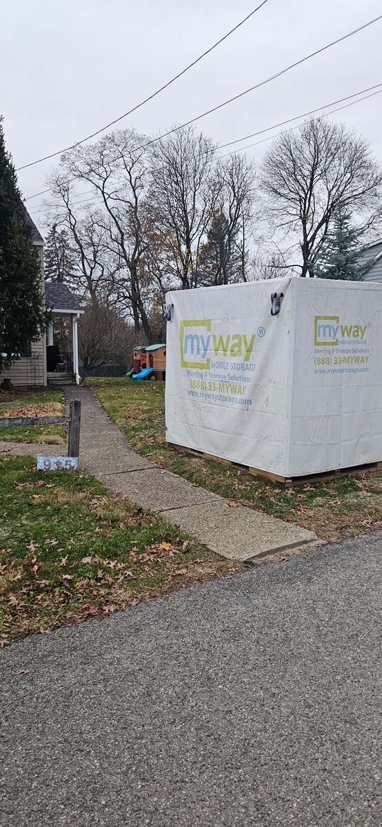 MyWayStorage's tweet image. 🏡 Need storage made simple?
With MyWay Mobile Storage, your unit comes right to your door. Load it on your schedule, keep it on-site, or have it stored safely in our facility — whatever works best for you!
