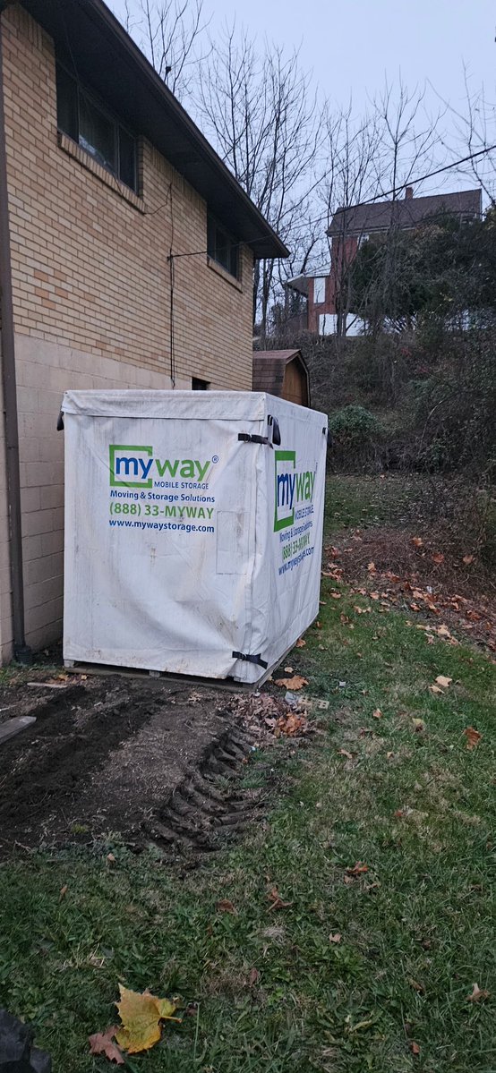 MyWayStorage's tweet image. 🏡 Need storage made simple?
With MyWay Mobile Storage, your unit comes right to your door. Load it on your schedule, keep it on-site, or have it stored safely in our facility — whatever works best for you!