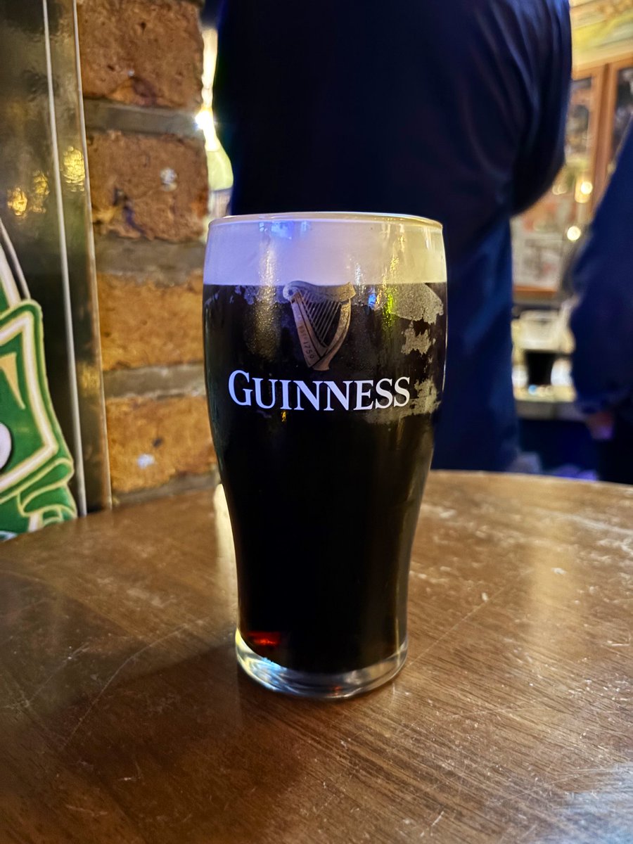 LondonPubMap's tweet image. Right, feeling a bit sozzled now but there is always time for a bonus pub. Today’s last pint is at one of London’s finest Irish boozers, The Sheephaven Bay in Camden.
#SheephavenBay #Camden