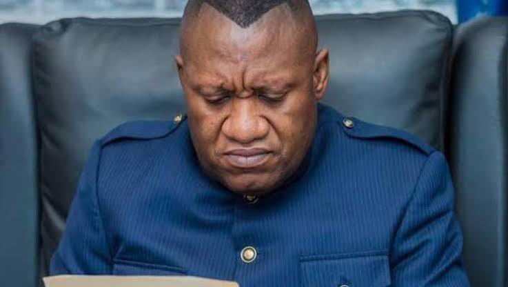 petertiani007's tweet image. #RDC… 

Malgré les millions de dollars déboursés pour les travaux…

Des routes inachevées…
Des tronçons abandonnés…
Un bouchon monstre…

Chaque pluie devient une calamité…

Kinshasa, un véritable désastre.

Une seule question me revient en esprit :

Pourquoi le VPM de…