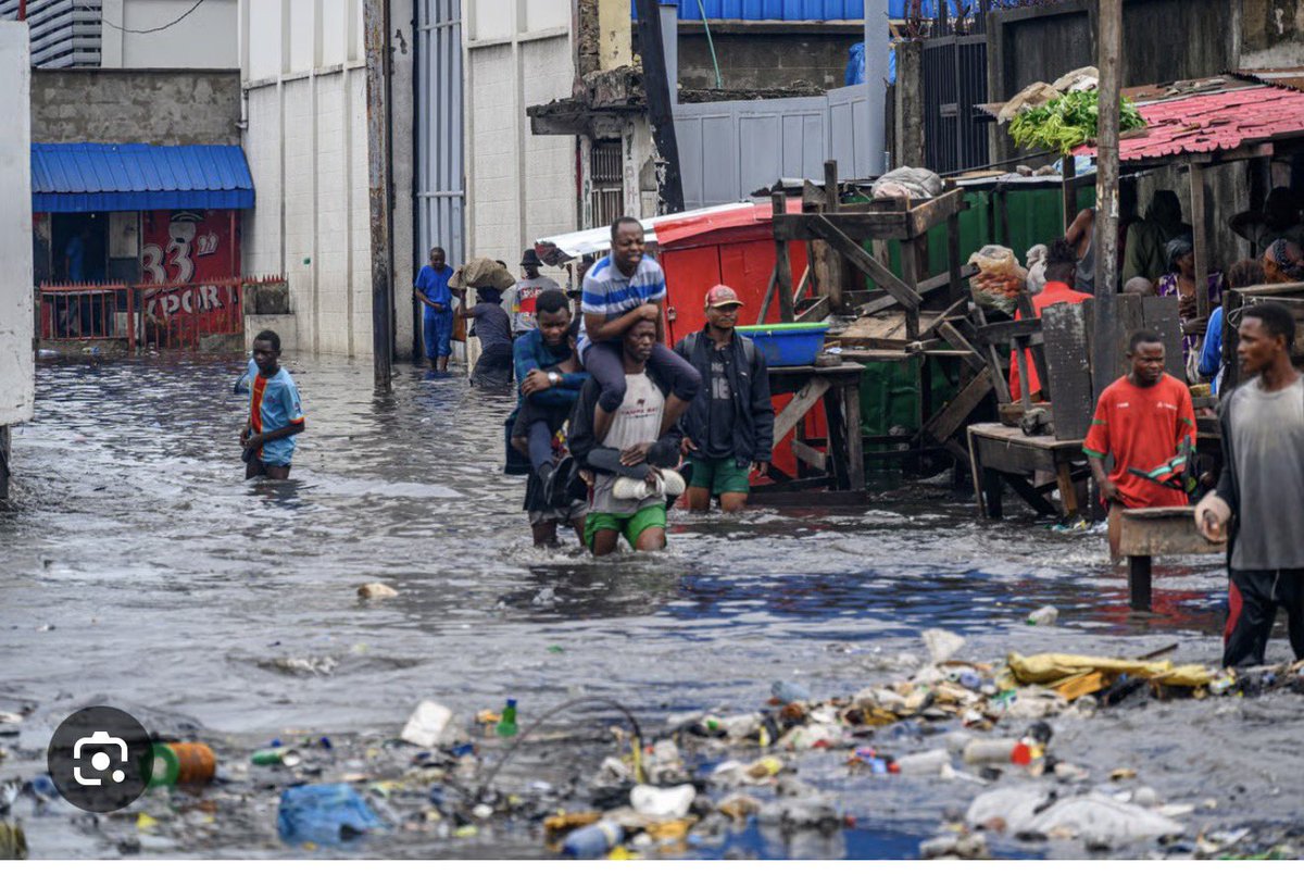 petertiani007's tweet image. #RDC… 

Malgré les millions de dollars déboursés pour les travaux…

Des routes inachevées…
Des tronçons abandonnés…
Un bouchon monstre…

Chaque pluie devient une calamité…

Kinshasa, un véritable désastre.

Une seule question me revient en esprit :

Pourquoi le VPM de…