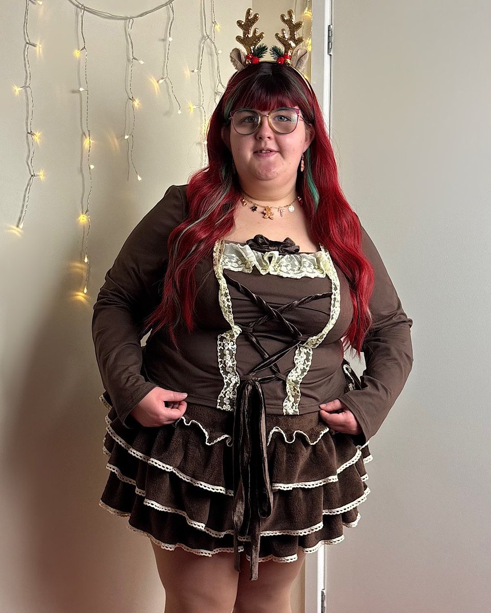 🍪 𝒽𝑜𝓉 𝒸𝒽𝑜𝒸𝑜𝓁𝒶𝓉𝑒 𝑜’𝒸𝓁𝑜𝒸𝓀 ☕️

outfit ideas: 
brown lace long sleeved shirt, antlers and necklace: <a href="/SHEIN_Official/">SHEIN</a> 
brown skirt: Mikumn Store on <a href="/AliExpress_EN/">AliExpress</a> 
brown tights: <a href="/shoptemu/">Temu</a> 
brown bow detail kitten heels: <a href="/LKBennettLondon/">LK Bennett</a>

#PlusSize
#Christmas
#OOTD